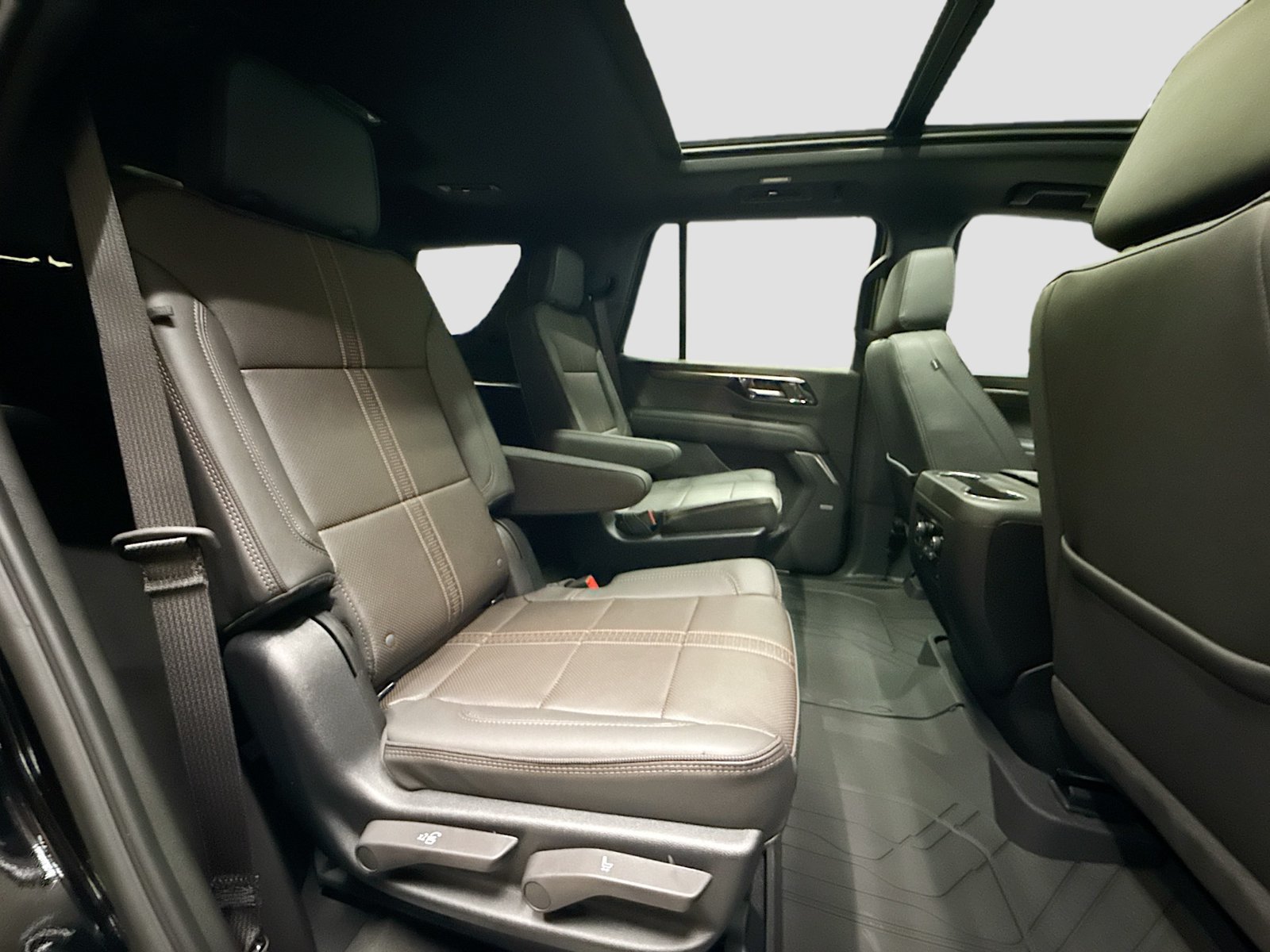 New 2026 Chevrolet Tahoe High Country AWD/4WD image 33