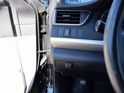 Used 2017 Toyota Camry SE image 25