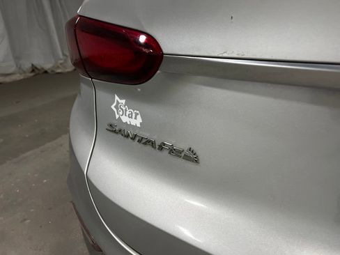 Used 2019 Hyundai Santa Fe SE FWD image 15