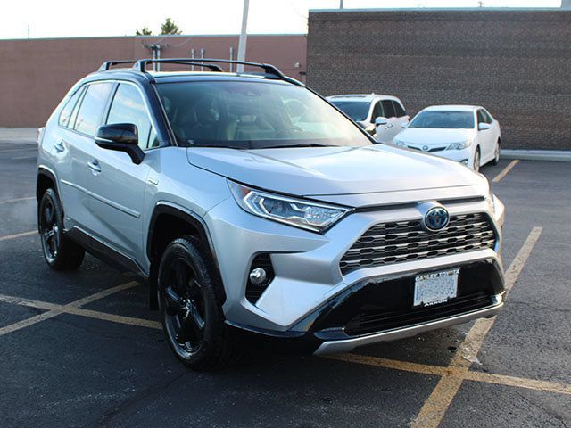 Used 2019 Toyota RAV4 XSE w/ XSE Weather Package AWD/4WD image 4