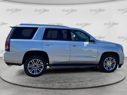 Used 2018 Cadillac Escalade 4WD image 8