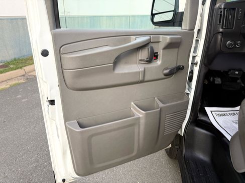 Used 2011 GMC Savana 3500 image 14