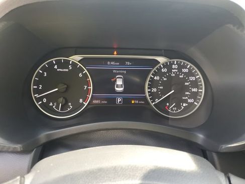 Used 2024 Nissan Sentra SR w/ SR Premium Package FWD image 18