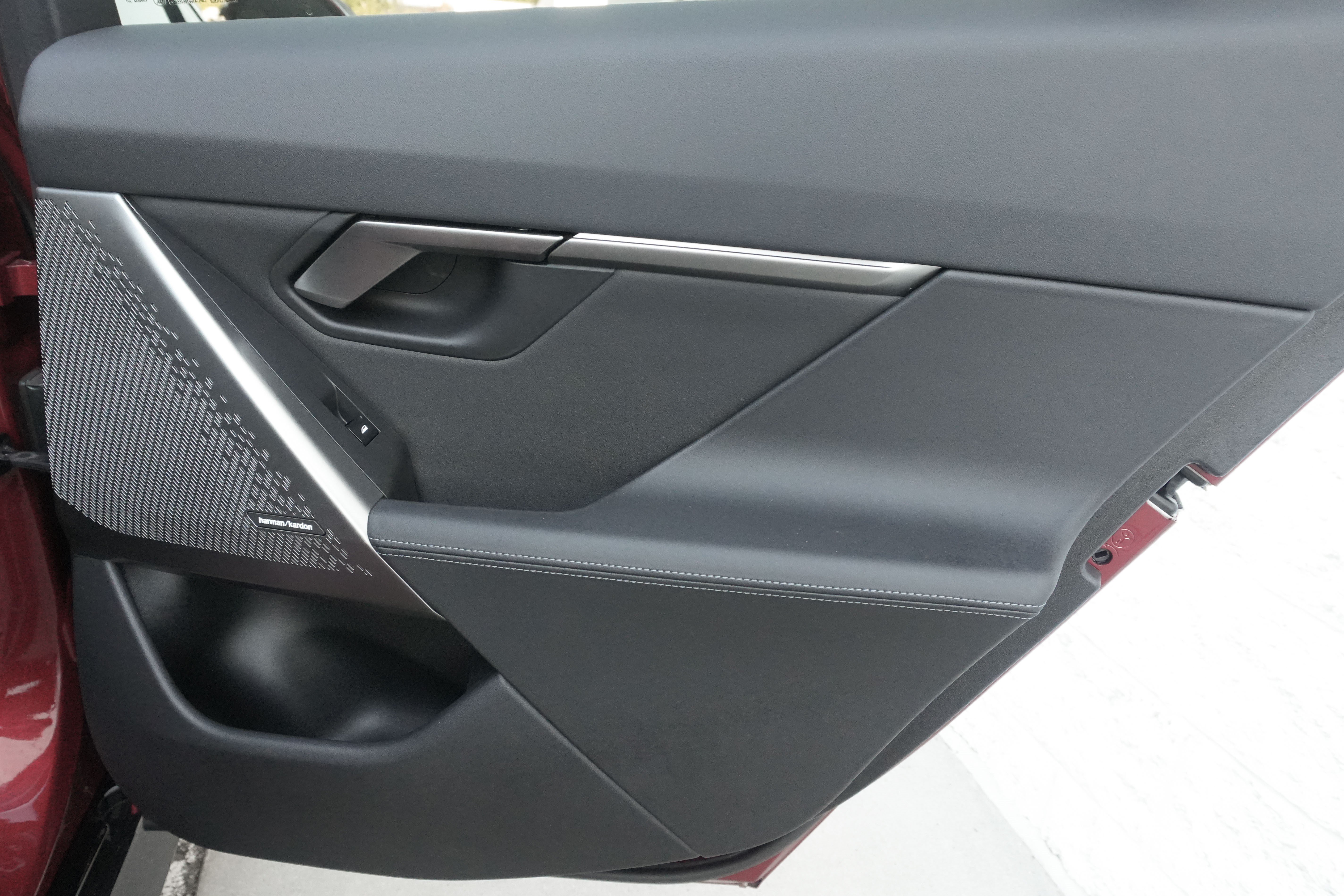 Certified 2024 BMW i5 eDrive40i w/ M Sport Package RWD image 31