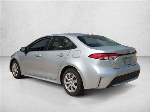 Used 2022 Toyota Corolla LE FWD image 7