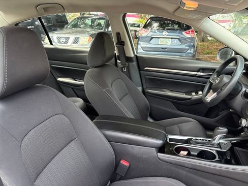 Used 2023 Nissan Altima 2.5 SV FWD image 24