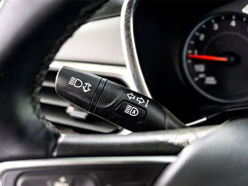 Used 2024 Chevrolet Equinox LT image 19