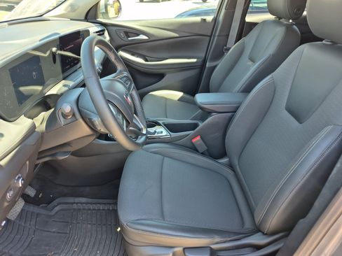 Used 2024 Buick Encore GX Preferred FWD image 17