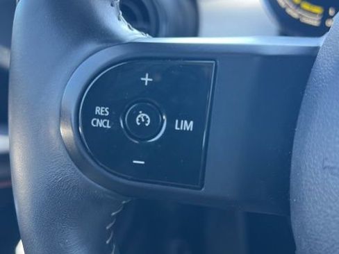 Used 2022 MINI Cooper SE FWD image 11