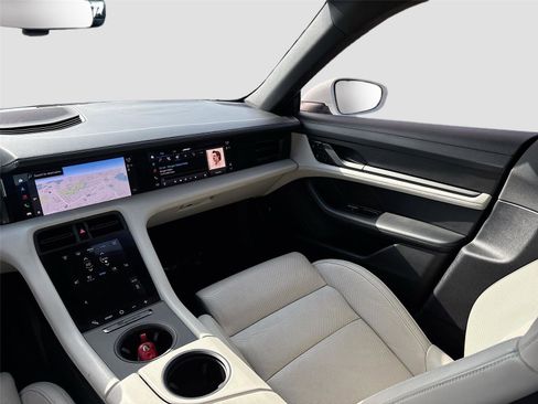 Used 2020 Porsche Taycan 4S AWD/4WD image 24