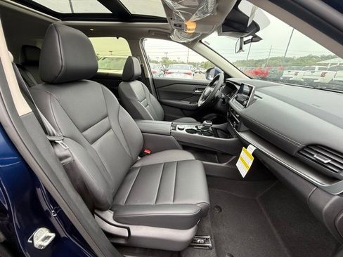 New 2026 Nissan Rogue SV w/ SV Premium Package image 19