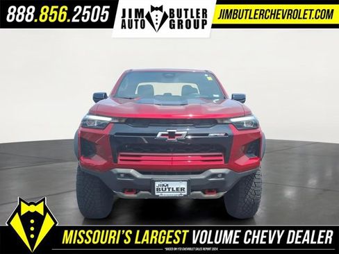 Used 2026 Chevrolet Colorado ZR2 w/ Technology Package AWD/4WD image 25