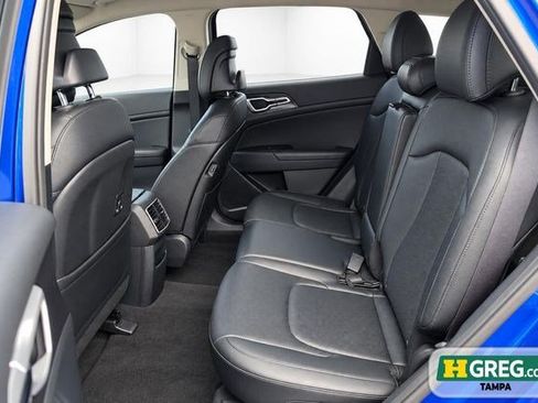 Used 2025 Kia Sportage EX FWD image 13