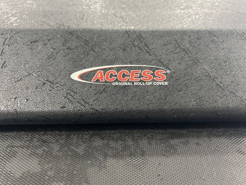 Used 2022 Chevrolet Colorado Z71 w/ Z71 Midnight Edition image 6