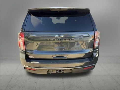 Used 2022 Chevrolet Suburban Z71 image 5