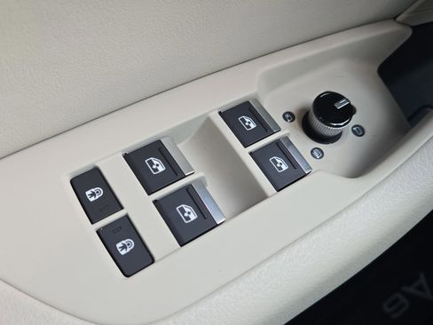 Used 2025 Audi A6 2.0T Premium image 27