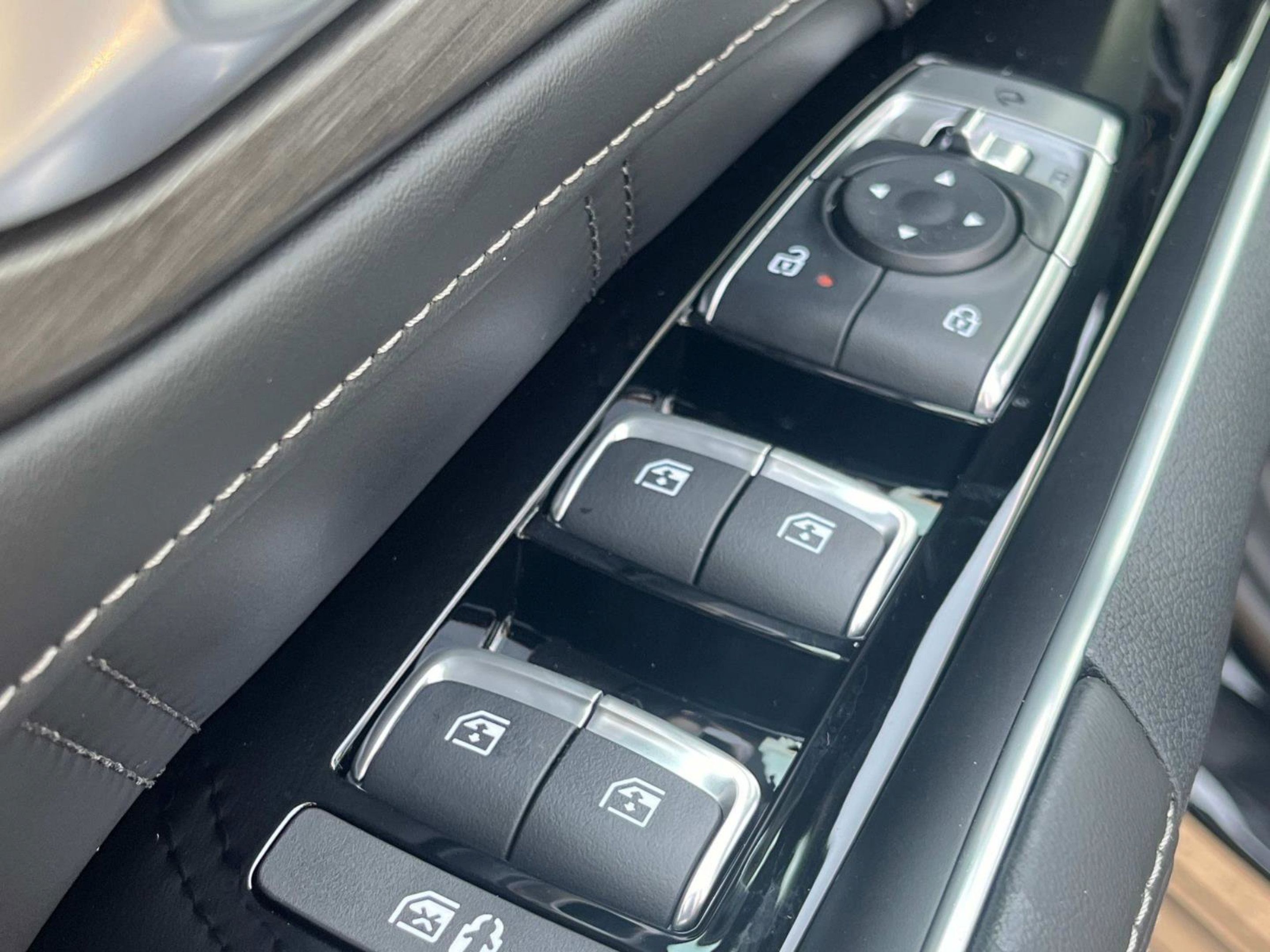 New 2025 Kia Sorento SX Prestige AWD/4WD image 21