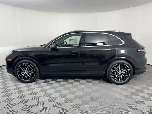 Certified 2026 Porsche Cayenne AWD/4WD image 2