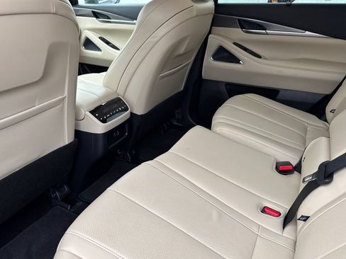 Certified 2025 INFINITI QX60 Luxe w/ Vision Package AWD/4WD image 11