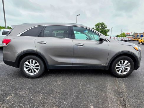 Used 2016 Kia Sorento AWD w/ LX Convenience Package image 8