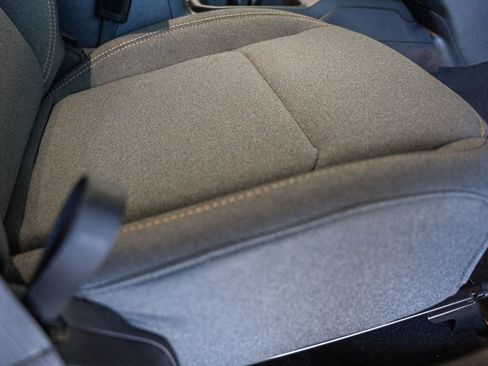 New 2025 Jeep Gladiator Sport image 32