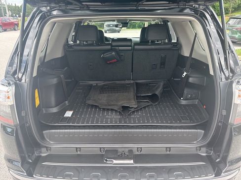 Used 2023 Toyota 4Runner Limited AWD/4WD image 6