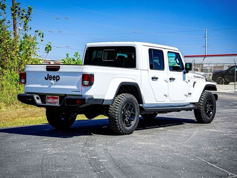 New 2025 Jeep Gladiator Sport image 7