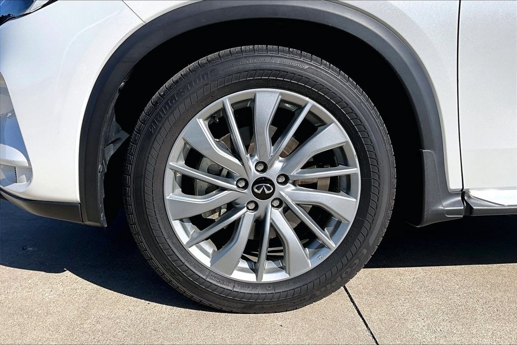 Certified 2024 INFINITI QX50 Luxe AWD/4WD image 10