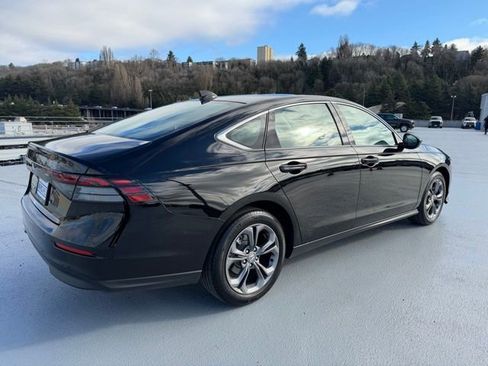 Certified 2023 Honda Accord EX image 9