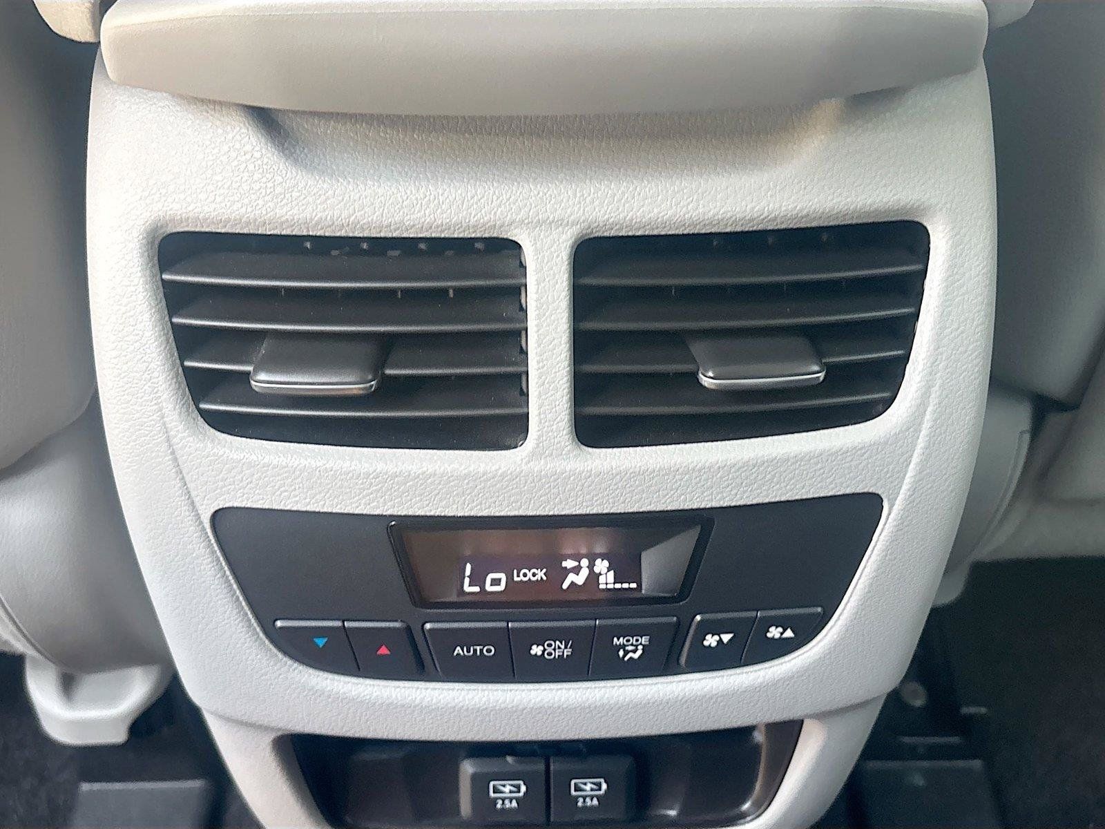 Used 2017 Acura MDX w/ Technology Package AWD/4WD image 27