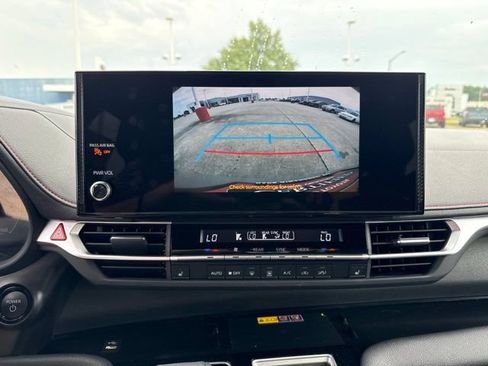 Certified 2025 Toyota Sienna XSE w/ XSE Plus Package FWD image 10