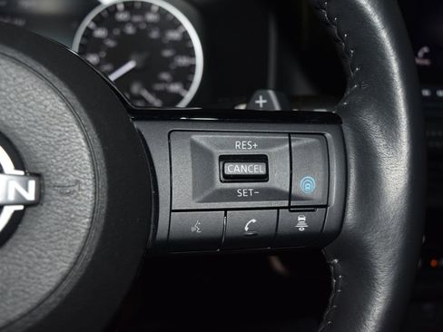 Used 2023 Nissan Rogue SV w/ SV Premium B Package image 9