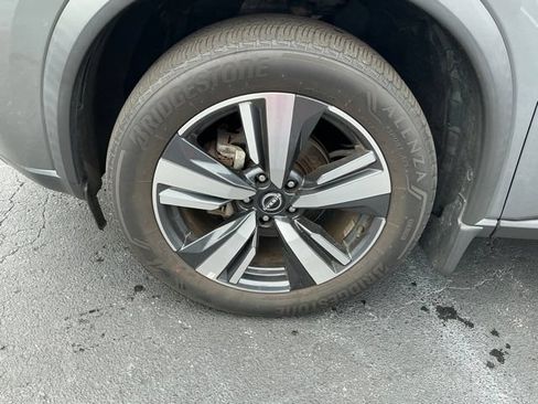 Used 2023 Nissan Rogue SL AWD/4WD image 10