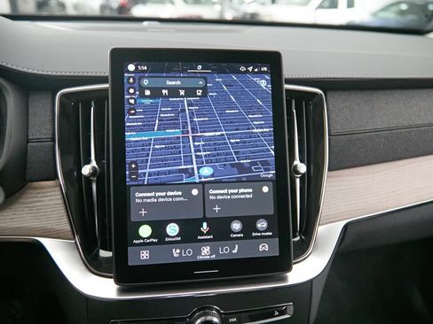 New 2026 Volvo XC90 B6 Plus w/ Protection Package AWD/4WD image 32