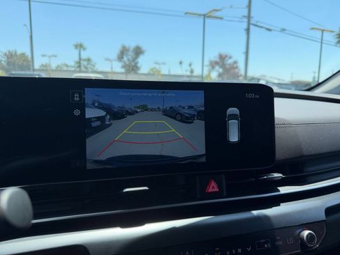 Used 2026 Kia Carnival FWD image 25