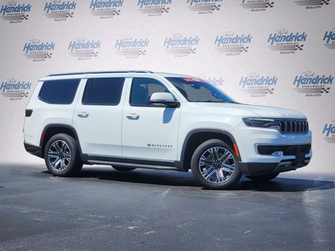 Used 2022 Jeep Wagoneer Series III image 2