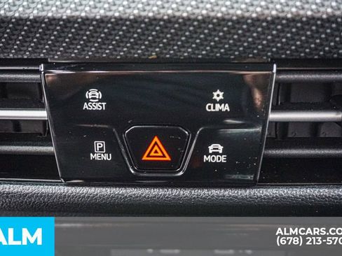 Used 2024 Volkswagen Golf R 2.0T image 42