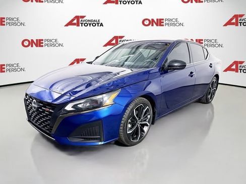 Used 2023 Nissan Altima 2.5 SR image 3