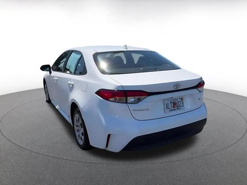 Used 2025 Toyota Corolla LE FWD image 11