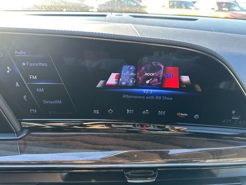 Used 2024 Cadillac Escalade ESV Premium Luxury Platinum image 22