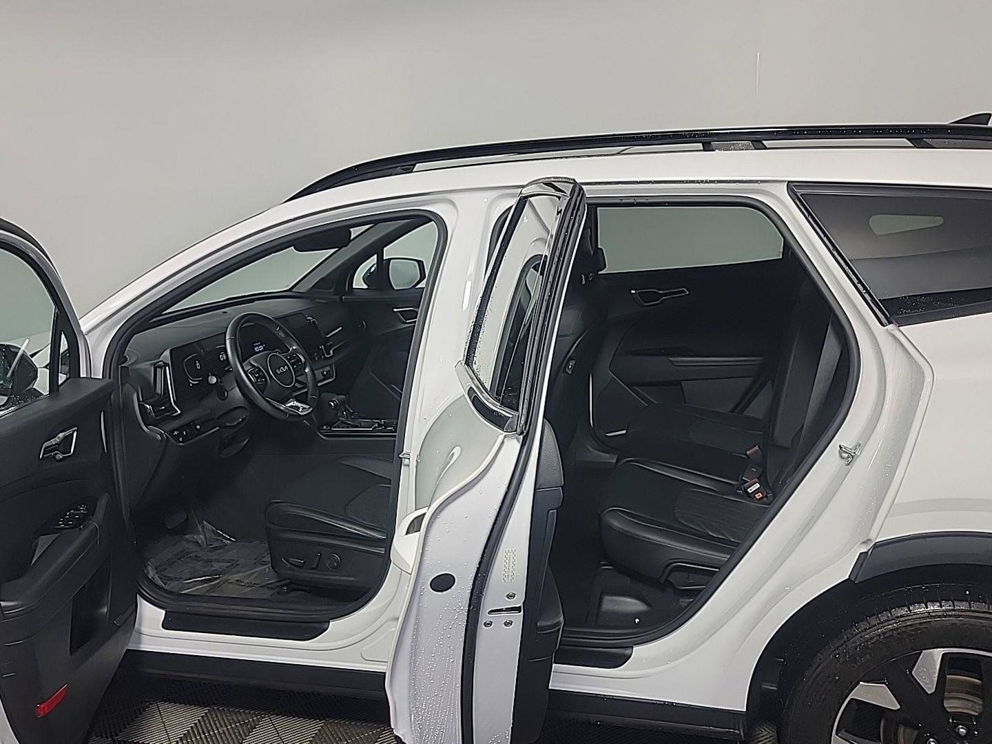 Certified 2023 Kia Sportage X-Line w/ X-Line Premium Package AWD/4WD image 16