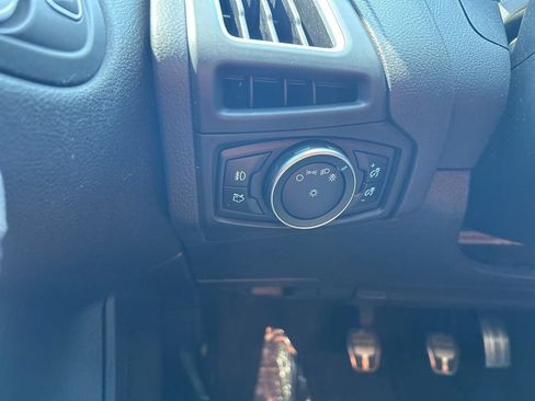 Used 2018 Ford Focus ST FWD image 34