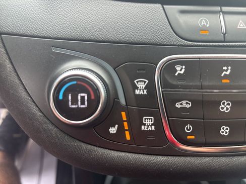 Used 2022 Chevrolet Malibu LT FWD image 25