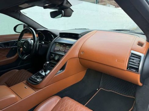 Used 2019 Jaguar F-TYPE SVR AWD/4WD image 9