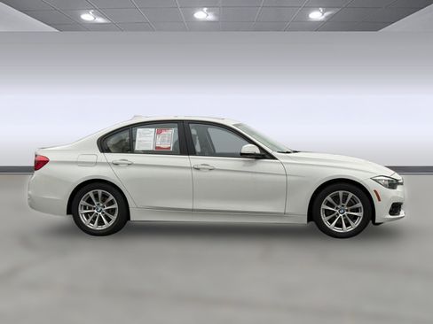 Used 2017 BMW 320i Sedan image 7