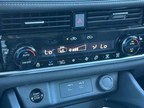 Certified 2025 Nissan Rogue SL w/ SL Premium Package image 20