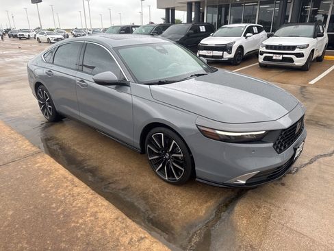 Used 2025 Honda Accord Touring image 13