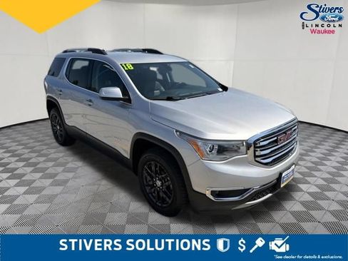 Used 2018 GMC Acadia SLT AWD/4WD image 3