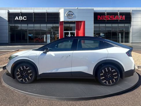 New 2026 Nissan Leaf Platinum+ w/ Cargo Package (Platinum+) FWD image 8