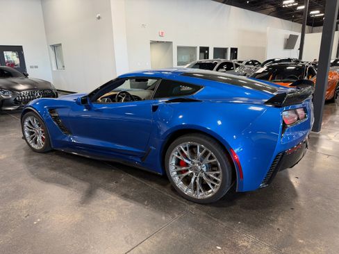 Used 2015 Chevrolet Corvette Z06 w/ 3LZ Preferred Equipment Group RWD image 5